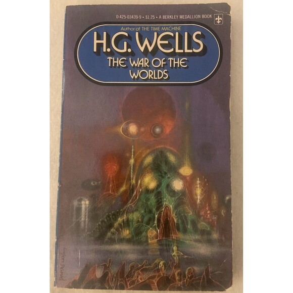 The War of the Worlds, by H.G. Wells SOFTCOVER (Berkley 1964) - Picture 1 of 3